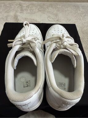 Nike Air man White Low-Top Sneakers